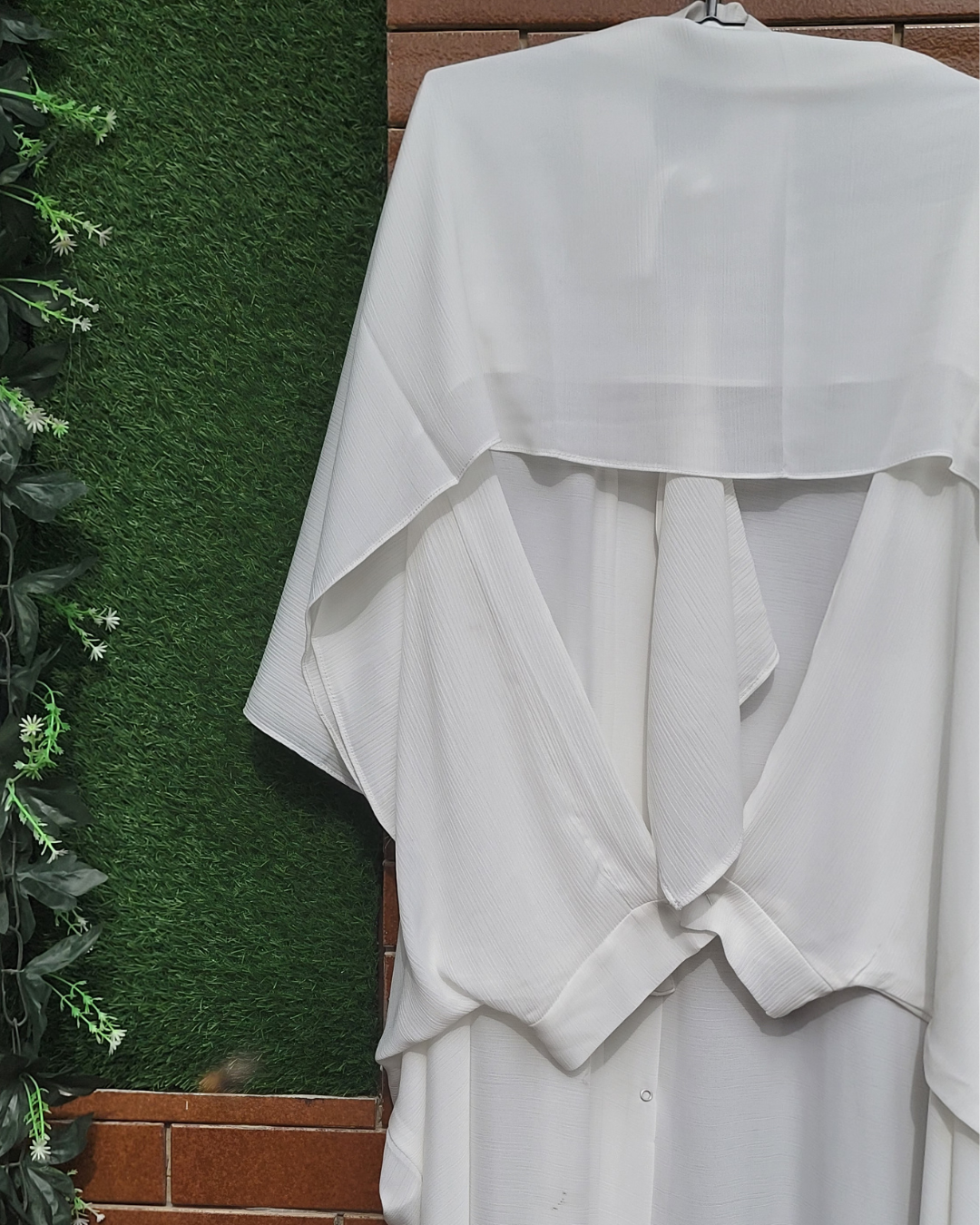 Sacred White Umrah Abaya